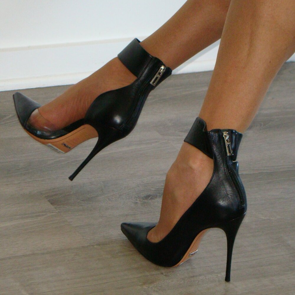 High Heels - Picture 5 of 7